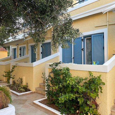 Esperides Maisonettes Agia Marina  Exterior foto