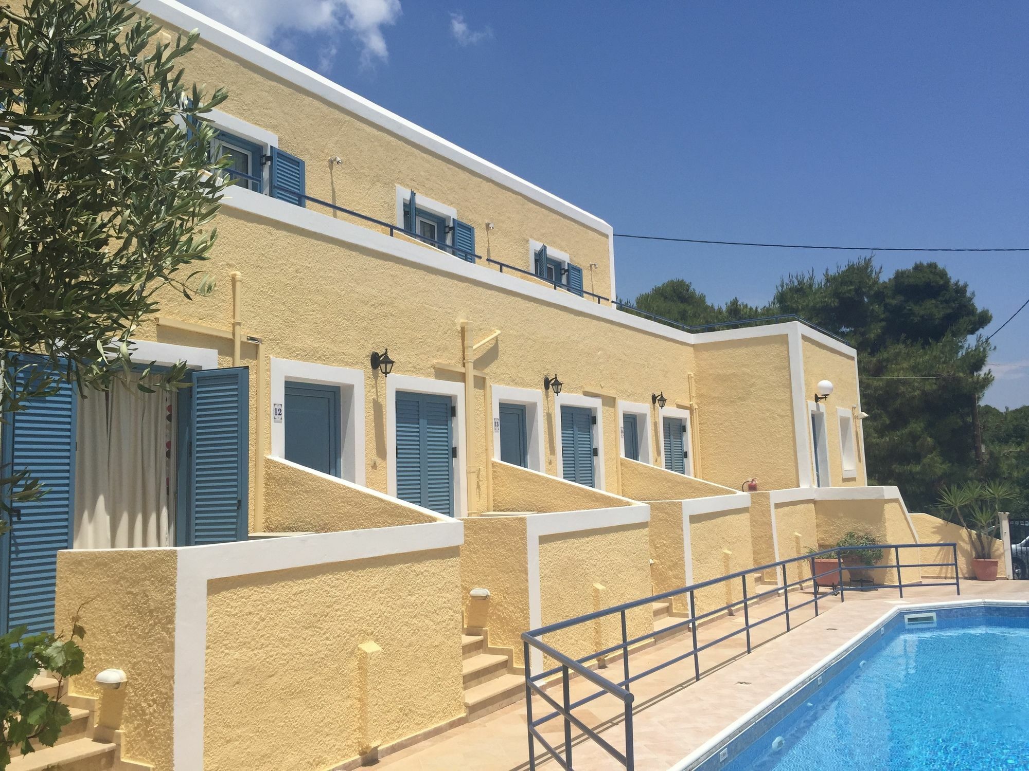 Esperides Maisonettes Agia Marina  Exterior foto